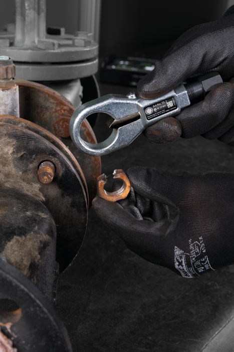 Kukko Single-Blade Mechanical Nut Splitter