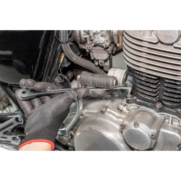 Vigor Ratcheting Wrench with Screwdriver Bit Set V7784